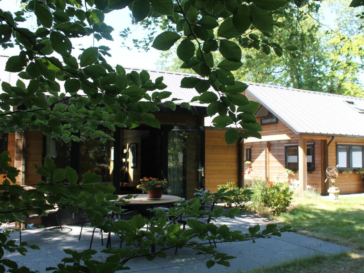 Cosy Wooden House Amid Woods In Soesterberg Utrecht Kültér fotó