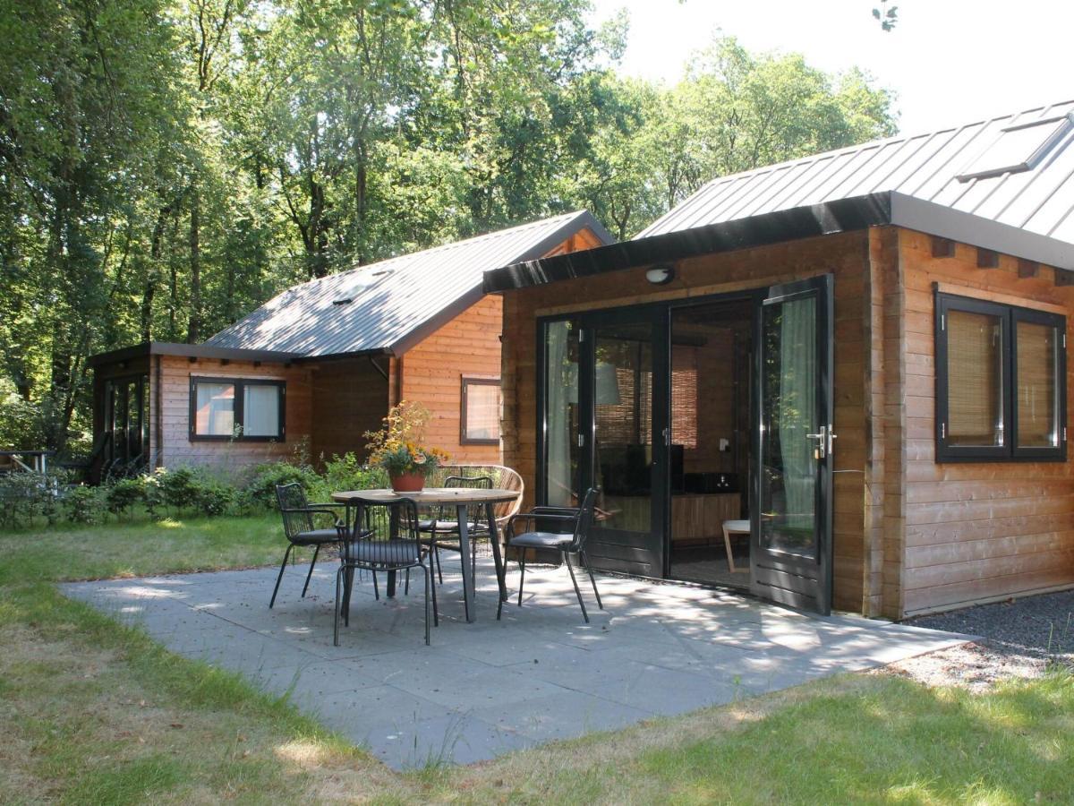 Cosy Wooden House Amid Woods In Soesterberg Utrecht Kültér fotó